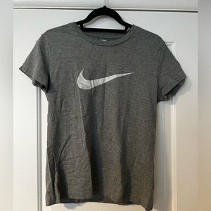Women’s Nike shirt